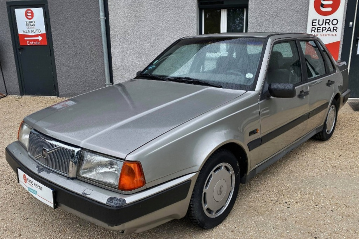 VOLVO 460