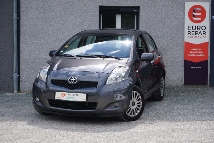 TOYOTA YARIS II